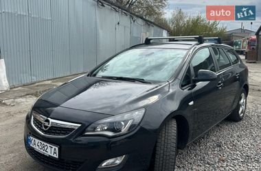 Универсал Opel Astra 2011 в Киеве