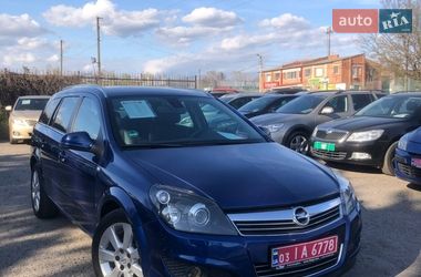 Универсал Opel Astra 2010 в Полтаве