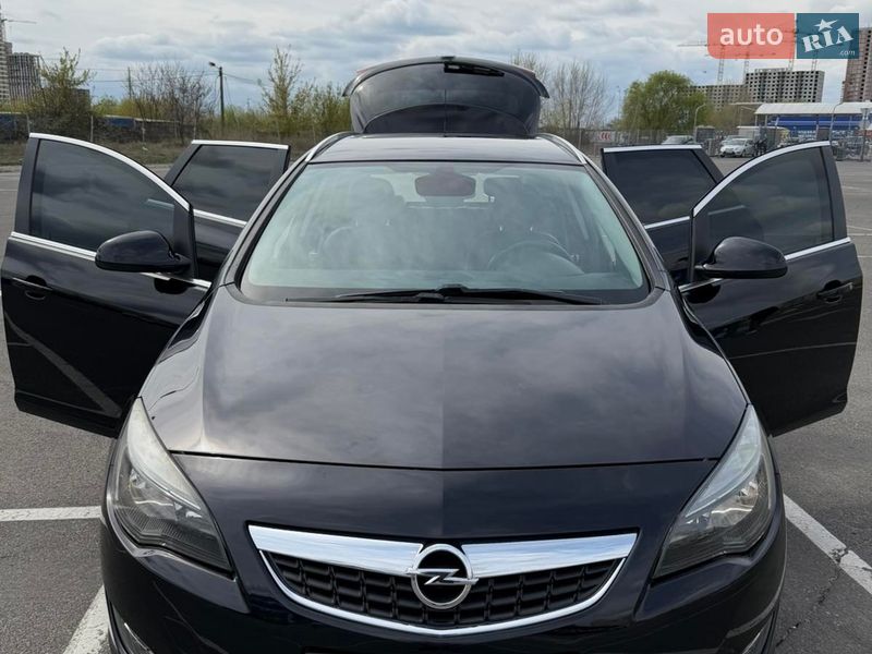 Opel Astra 2011