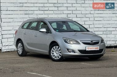 Універсал Opel Astra 2010 в Києві