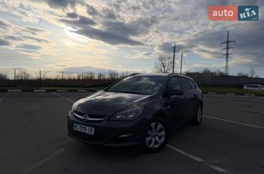 Универсал Opel Astra 2014 в Ровно