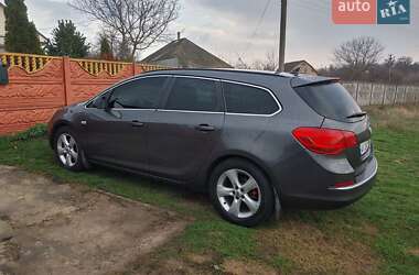 Универсал Opel Astra 2011 в Золотоноше