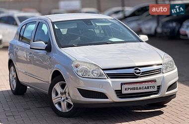 Хэтчбек Opel Astra 2008 в Кривом Роге