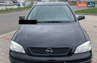 Седан Opel Astra 2006 в Ужгороді