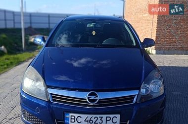 Універсал Opel Astra 2011 в Буську
