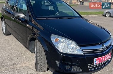 Хэтчбек Opel Astra 2008 в Черкассах
