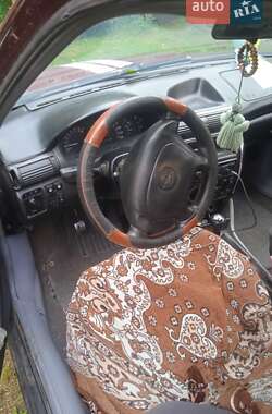 Універсал Opel Astra 1993 в Бурштині