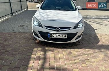 Універсал Opel Astra 2015 в Тернополі