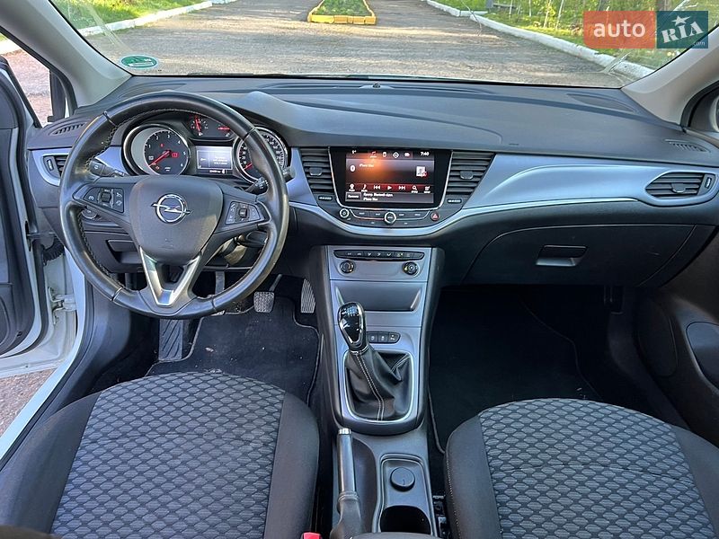 Универсал Opel Astra 2018 в Ватутино