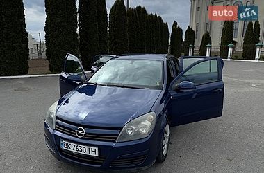 Хэтчбек Opel Astra 2004 в Дубно