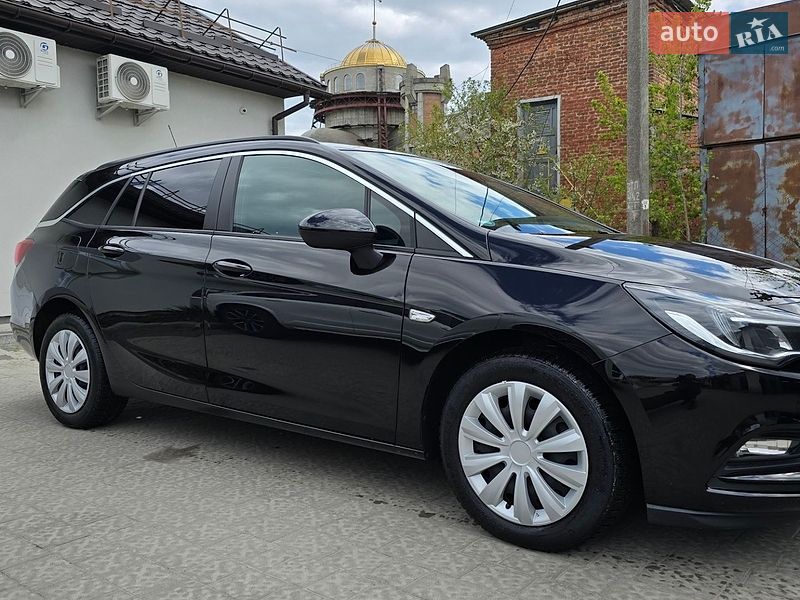 Универсал Opel Astra 2018 в Львове
