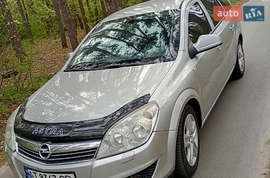 Універсал Opel Astra 2010 в Білогородці