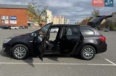 Универсал Opel Astra 2011 в Броварах