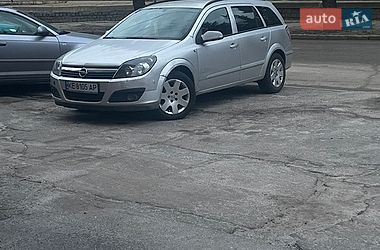 Універсал Opel Astra 2005 в Дніпрі
