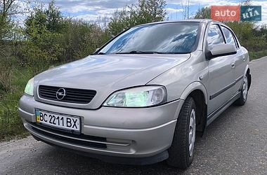 Седан Opel Astra 2008 в Стрию