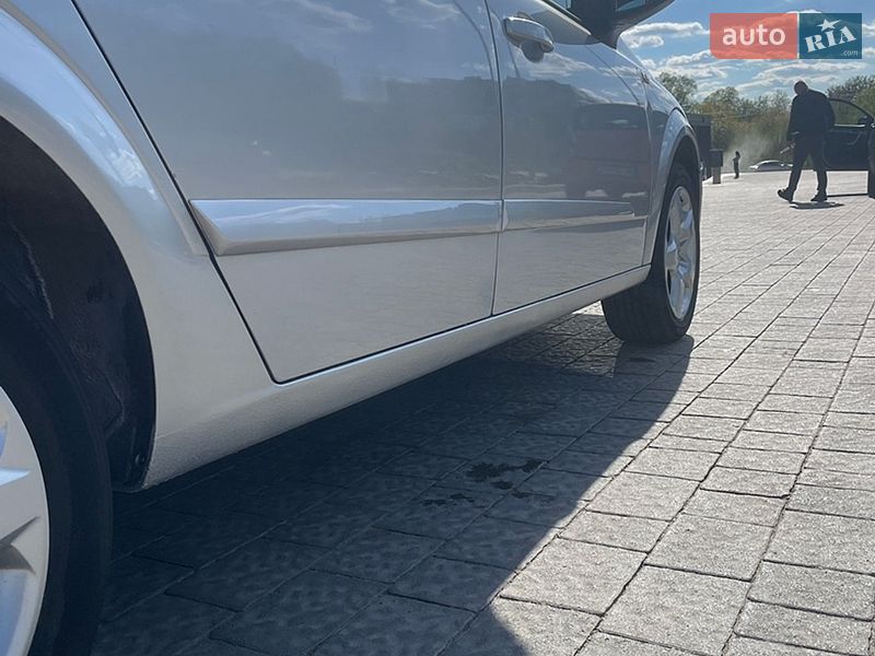 Универсал Opel Astra 2007 в Львове
