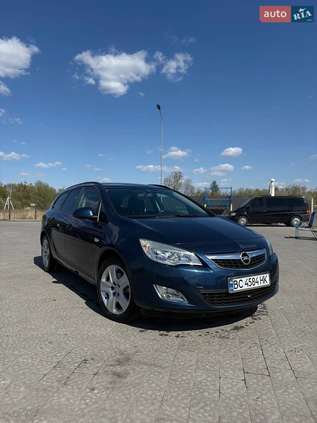 2011 Opel Astra - мініатюра 2