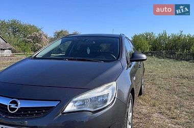 Универсал Opel Astra 2012 в Ратным