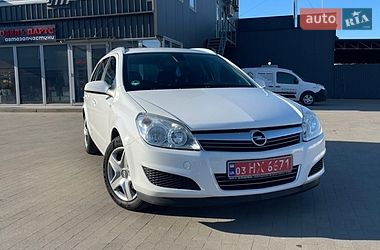 Універсал Opel Astra 2009 в Луцьку