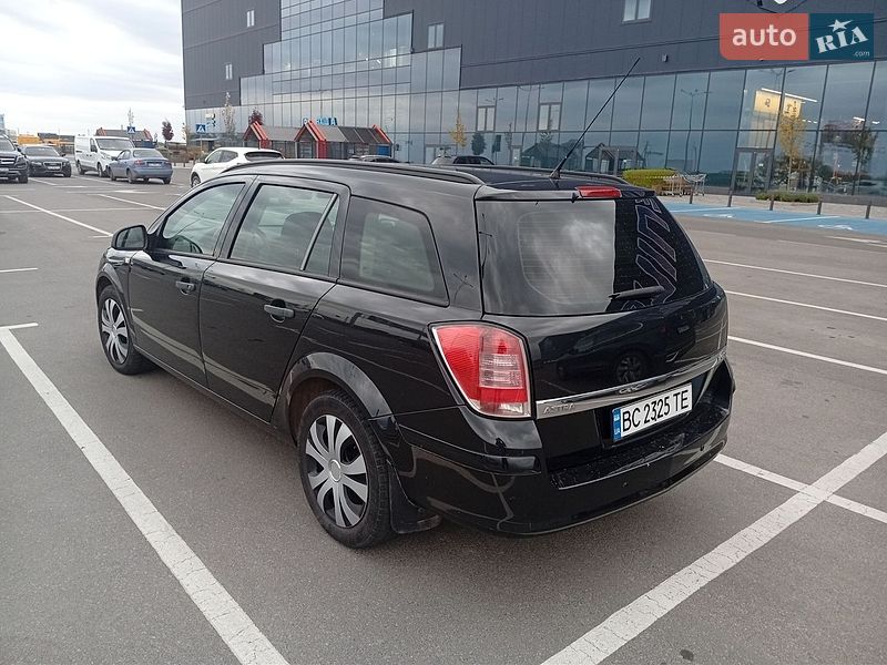 Opel Astra 2012