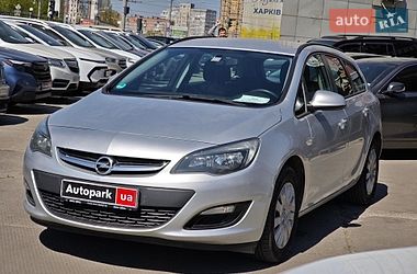 Універсал Opel Astra 2015 в Харкові