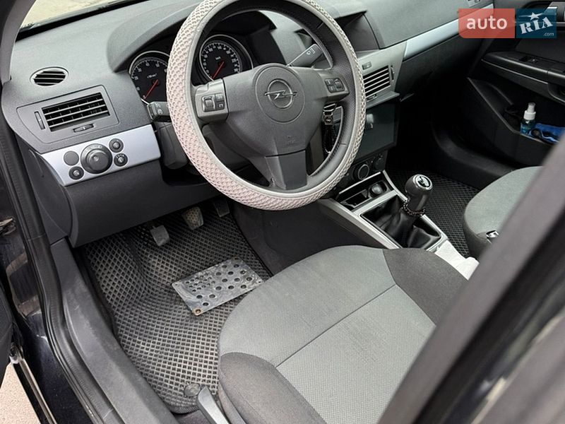 Универсал Opel Astra 2006 в Могилев-Подольске