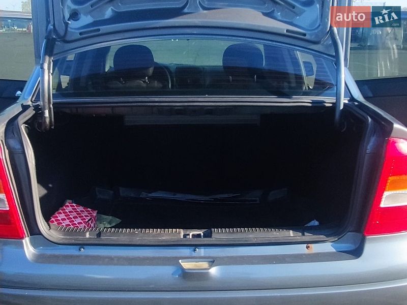 Седан Opel Astra 2008 в Киеве