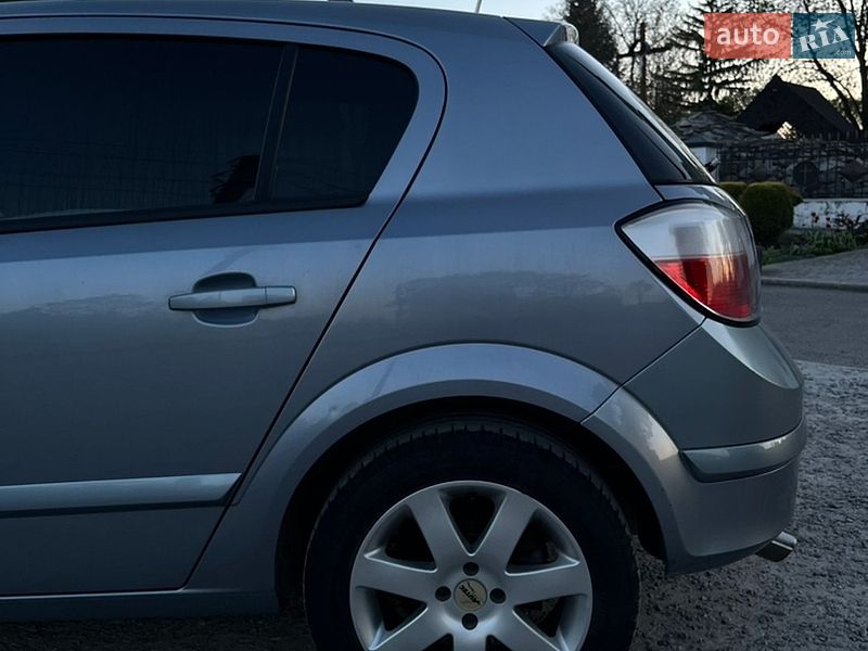 Хэтчбек Opel Astra 2004 в Каменец-Подольском
