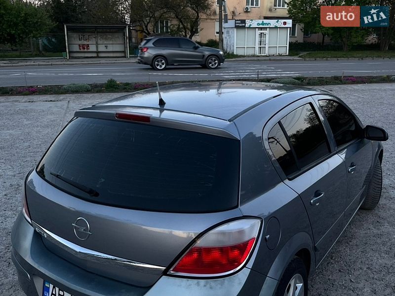 Хэтчбек Opel Astra 2004 в Каменец-Подольском