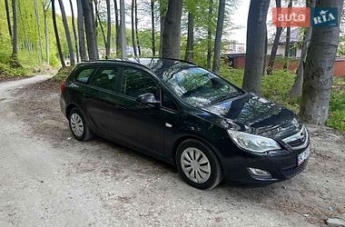 Универсал Opel Astra 2012 в Львове