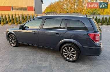 Универсал Opel Astra 2010 в Луцке