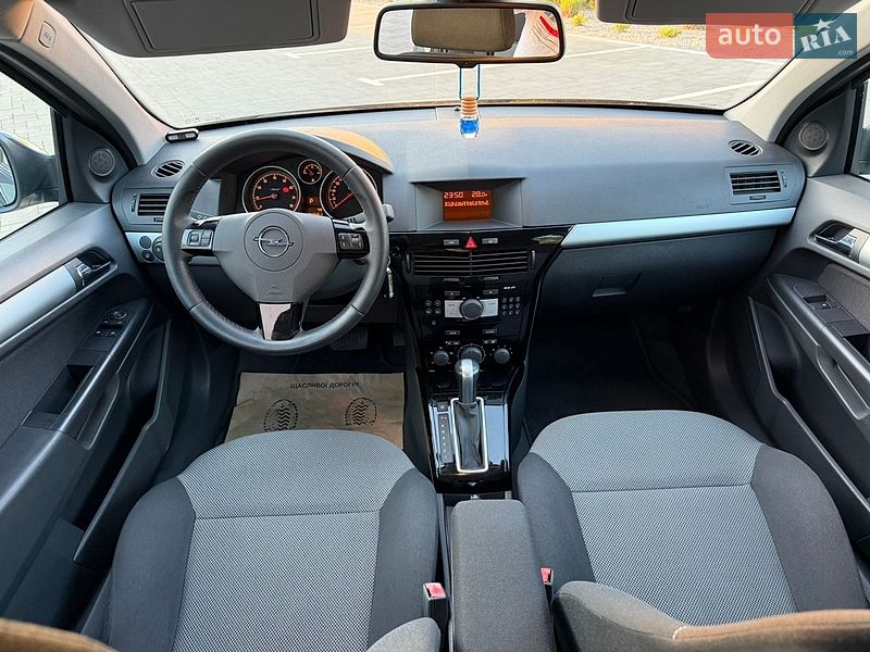 Универсал Opel Astra 2010 в Луцке