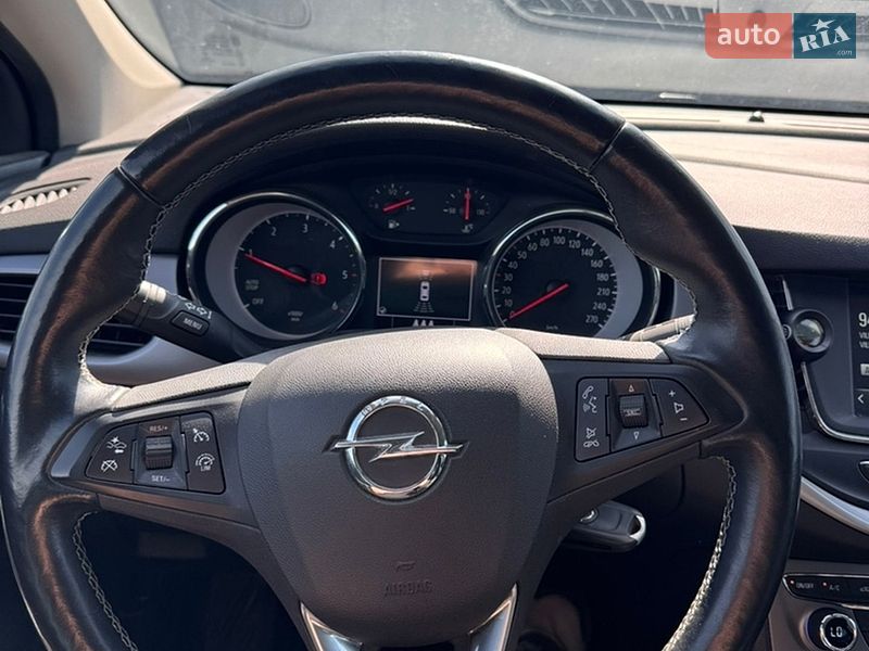 Универсал Opel Astra 2018 в Жовкве