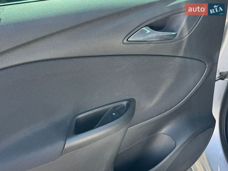Универсал Opel Astra 2018 в Жовкве