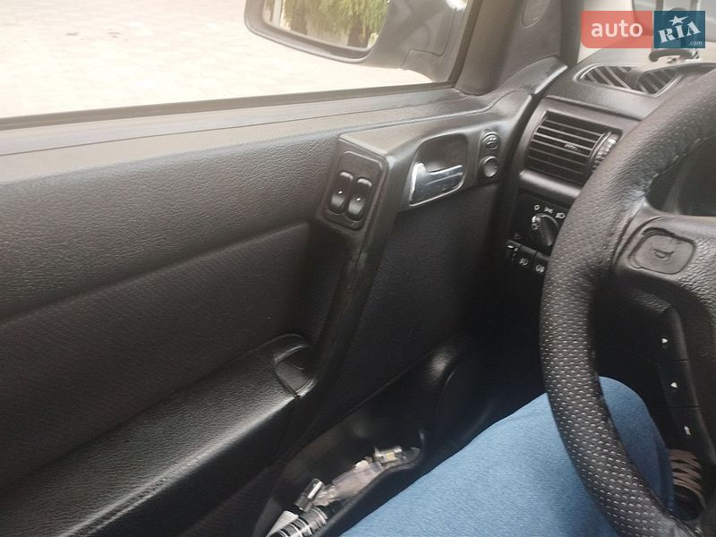 Универсал Opel Astra 1999 в Ужгороде