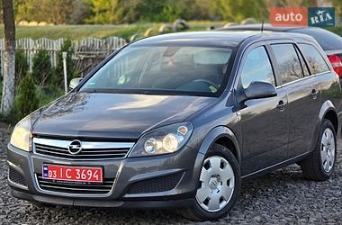 Универсал Opel Astra 2011 в Луцке