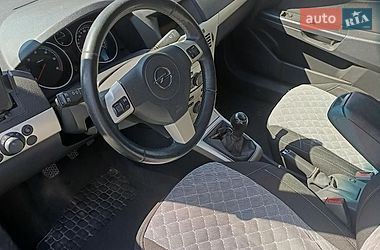 Универсал Opel Astra 2008 в Глухове