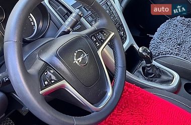 Универсал Opel Astra 2011 в Дрогобыче
