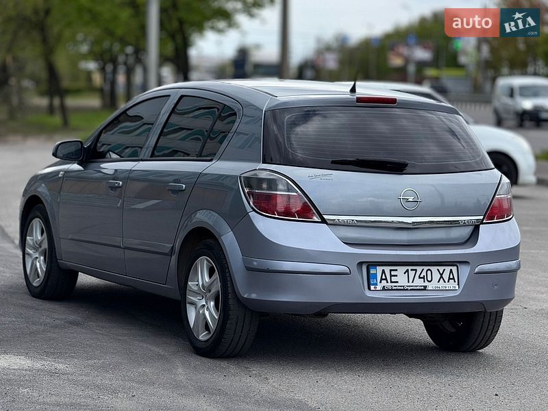 Хэтчбек Opel Astra 2008 в Днепре