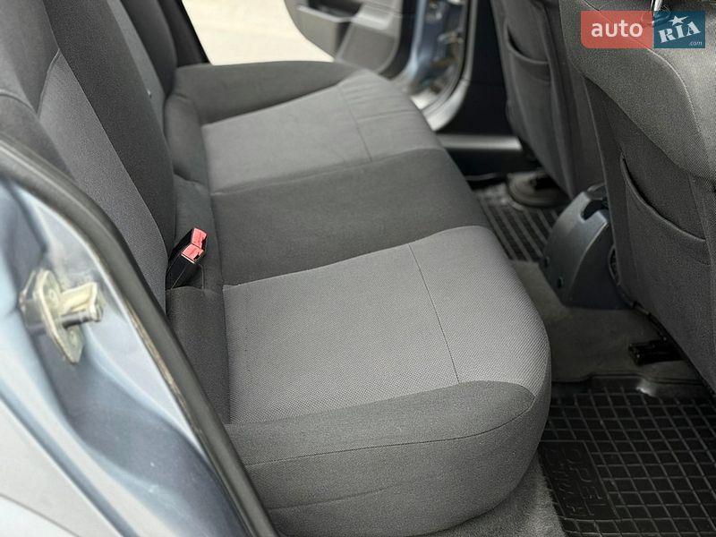 Хэтчбек Opel Astra 2008 в Днепре