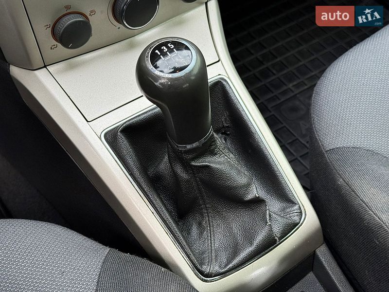Хэтчбек Opel Astra 2008 в Днепре