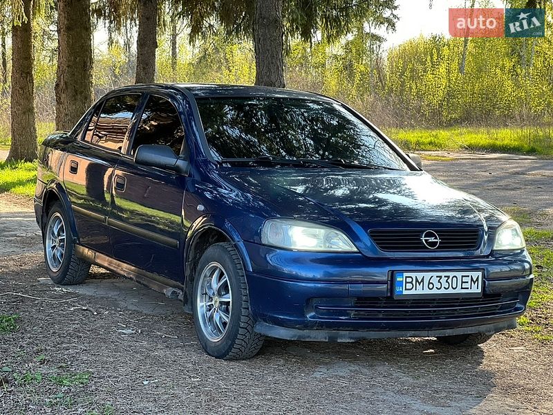 Седан Opel Astra 2004 в Лебедине