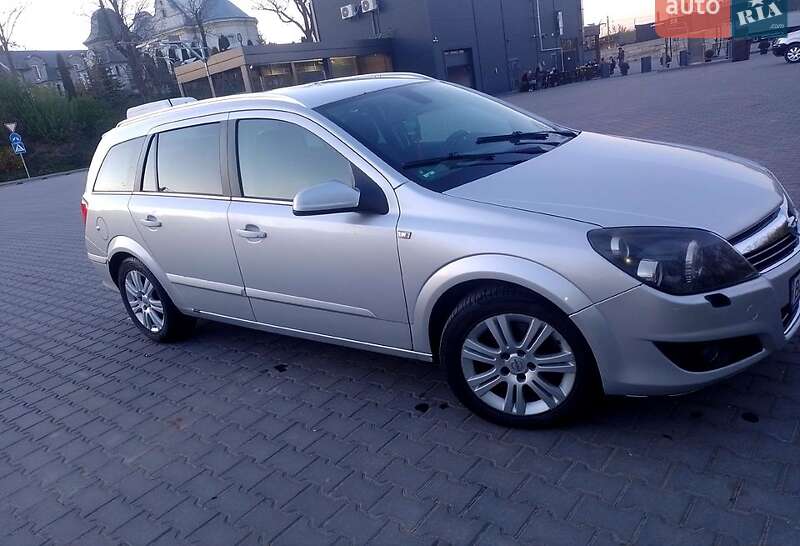 Универсал Opel Astra 2009 в Зборове