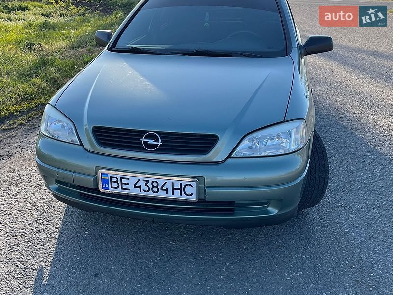 Седан Opel Astra 2007 в Новом Буге