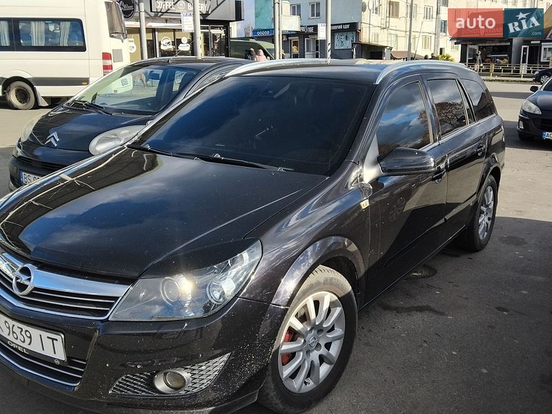 Универсал Opel Astra 2008 в Луцке