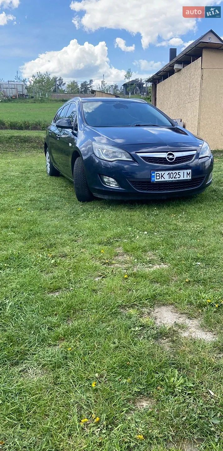 2012 Opel Astra - фото 1