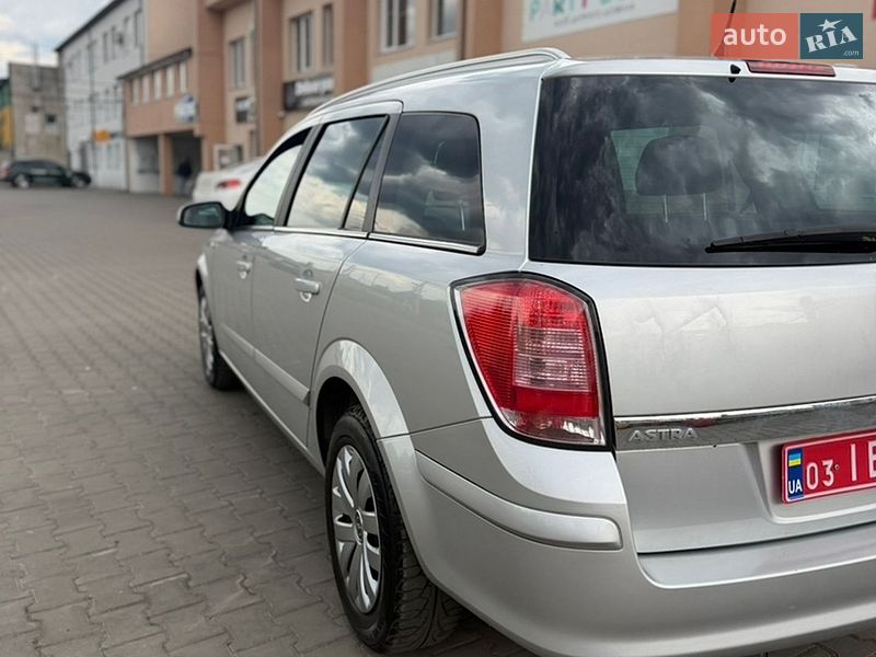 Универсал Opel Astra 2008 в Луцке