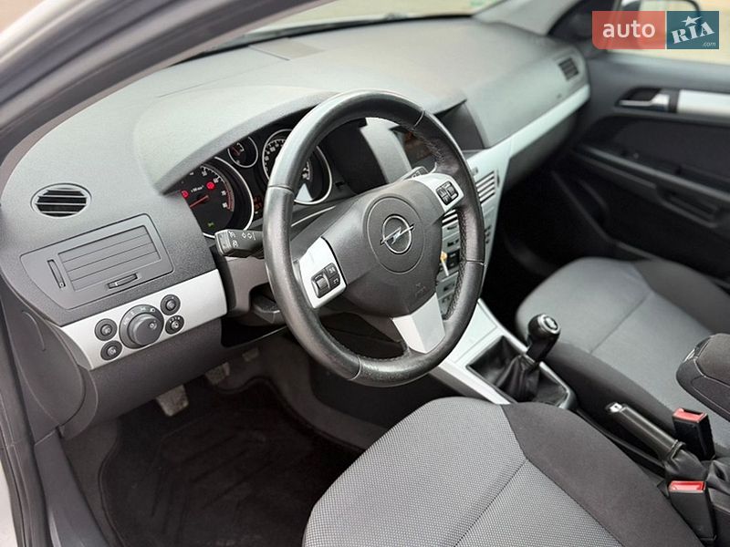 Универсал Opel Astra 2008 в Луцке