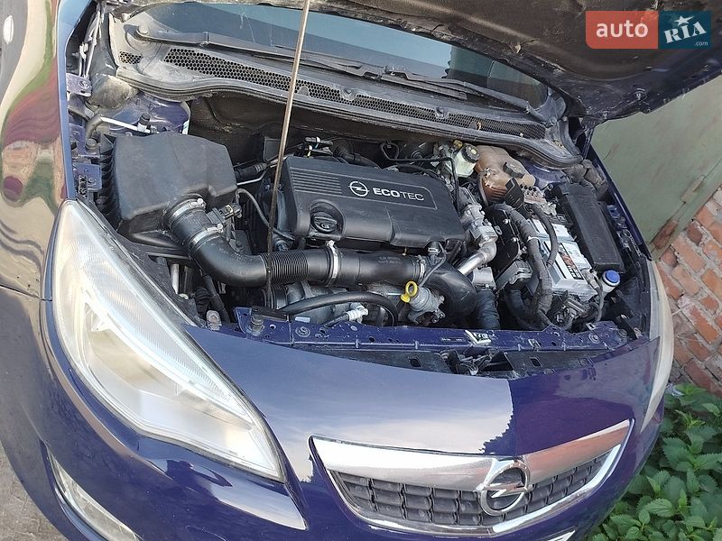 Универсал Opel Astra 2011 в Хмельницком