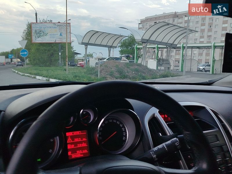 Универсал Opel Astra 2011 в Хмельницком